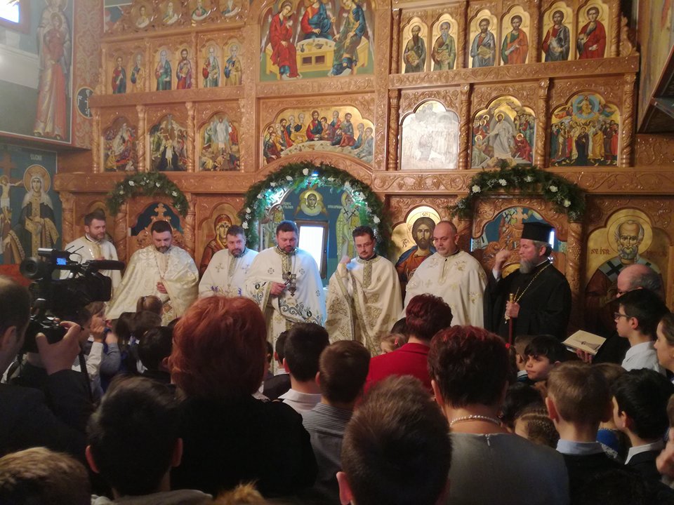 FOTOGALERIE. Patronul duhovnicesc al școlii, sărbătorit ”Steinhardt”. Slujbă Arhierească