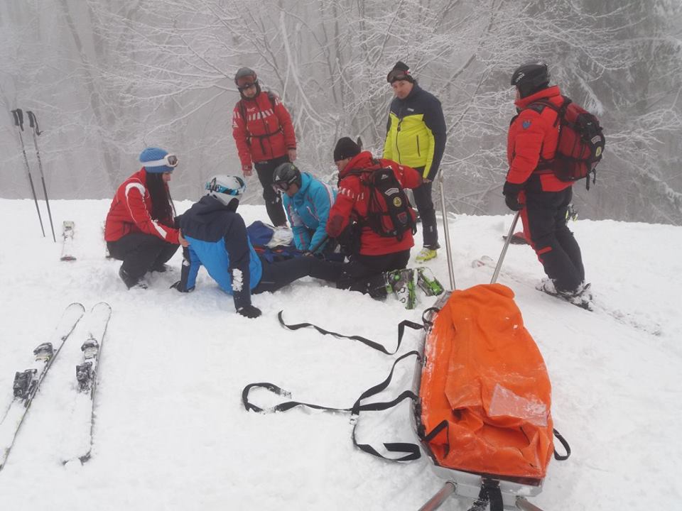 FOTO. Trei schiori, salvați de salvamontiștii sătmăreni. Activități complexe