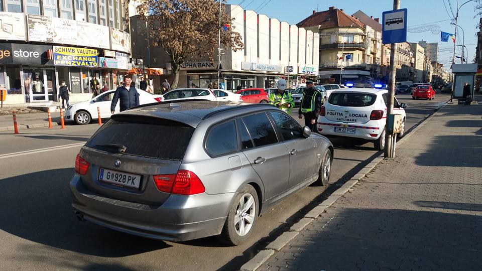 VIDEO/FOTO. ”Stranier” prins în ”off-side” de Poliția Locală. Unde a parcat acesta