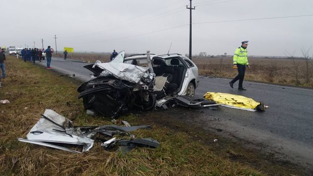 VIDEO/FOTO. Accident mortal. Impact frontal. Un bărbat a decedat