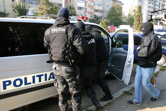Spărgători de locuințe, arestați. Au dat spargeri și la Satu Mare