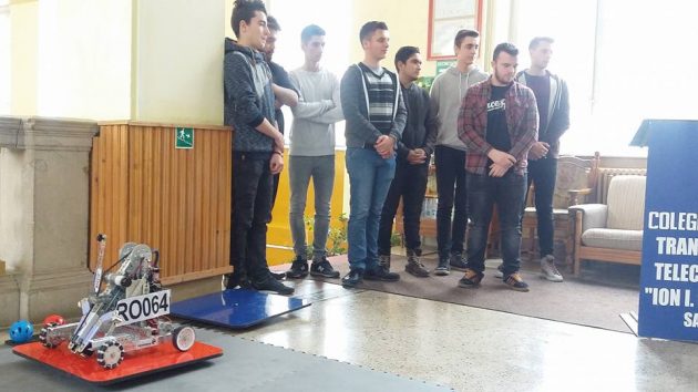 VIDEO/FOTO. Echipa de robotică a unui liceu sătmărean, la faza națională. Are nevoie de ajutorul sătmărenilor