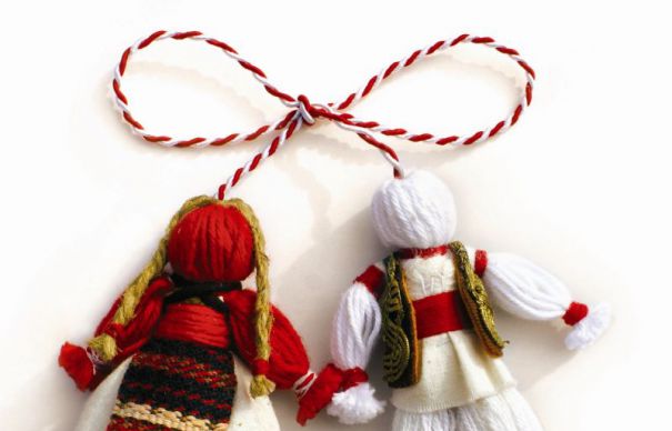 Mărţişoare pentru doamne şi domnişoare, oferite azi de reprezentanţii PSD