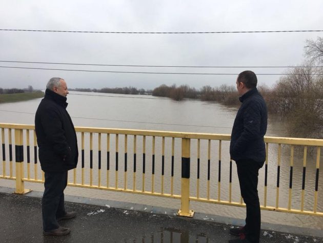 VIDEO/FOTO. Crasna stă să iasă. În pragul Codului Roșu de inundații