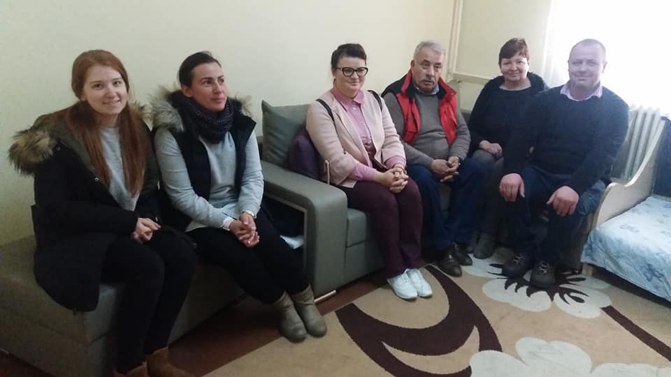 VIDEO/FOTO. Gest umanitar marca Top Design Furniture. Copii făcuți fericiți