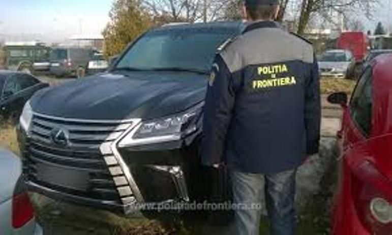 Bolid furat din Franța, depistat la Petea. Lexus de 75.000 de euro