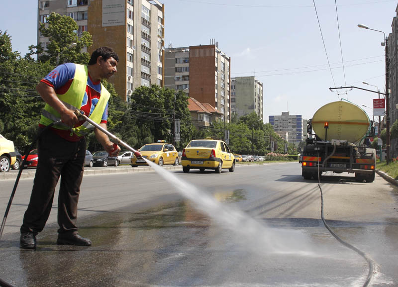 DECIZIE. Primăria spală străzile Sătmarului. PROGRAMUL pe zile