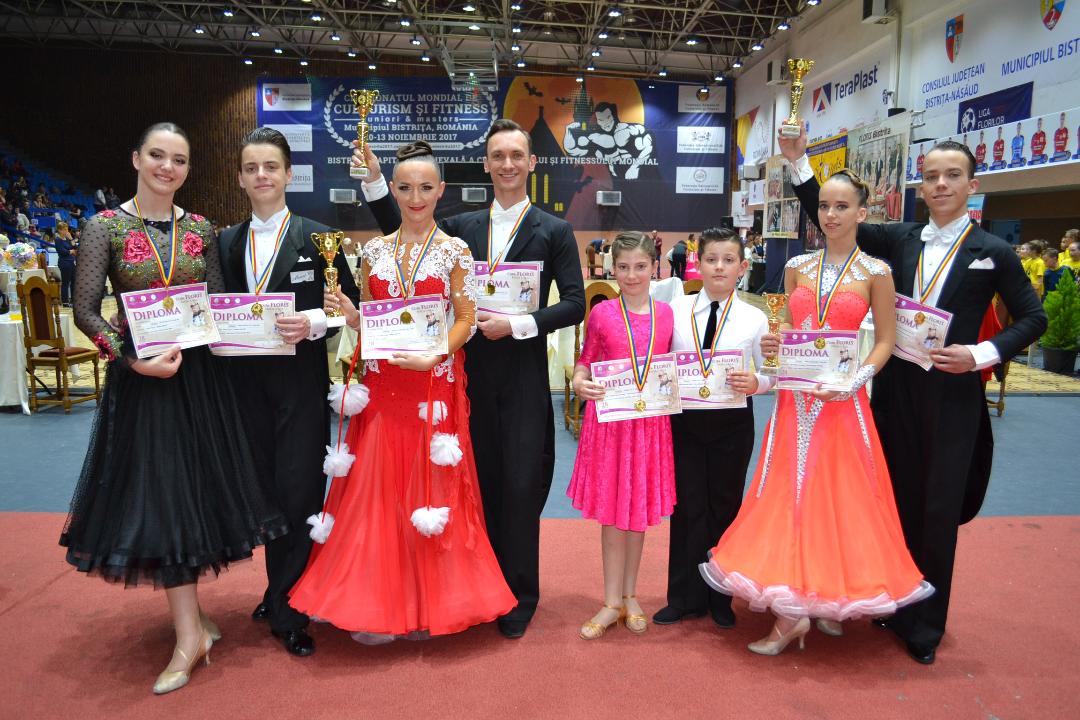 Loga Dance School, cu 12 perechi la Cupa Floris