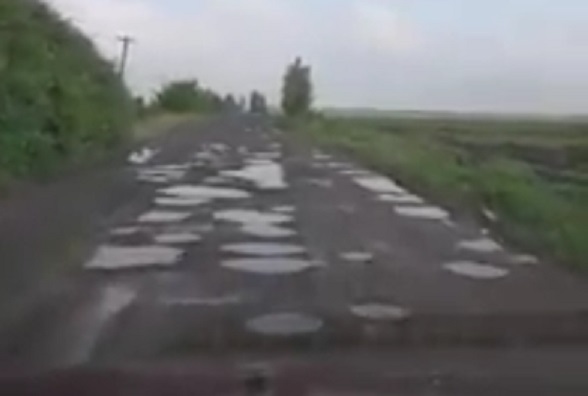 VIDEO. Drumul Grozei. Așa arată un drum județean în 2018