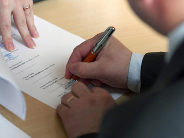 Faptele de conflict de interese sau incompa-tibilitate la demnitari se prescriu după 3 ani