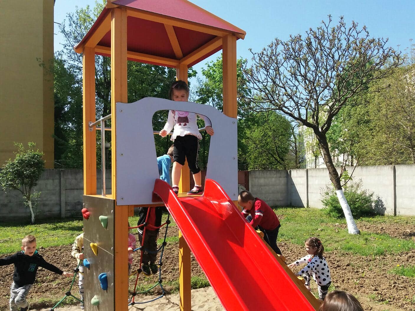 Loc de joacă nou la Grădinița nr. 13