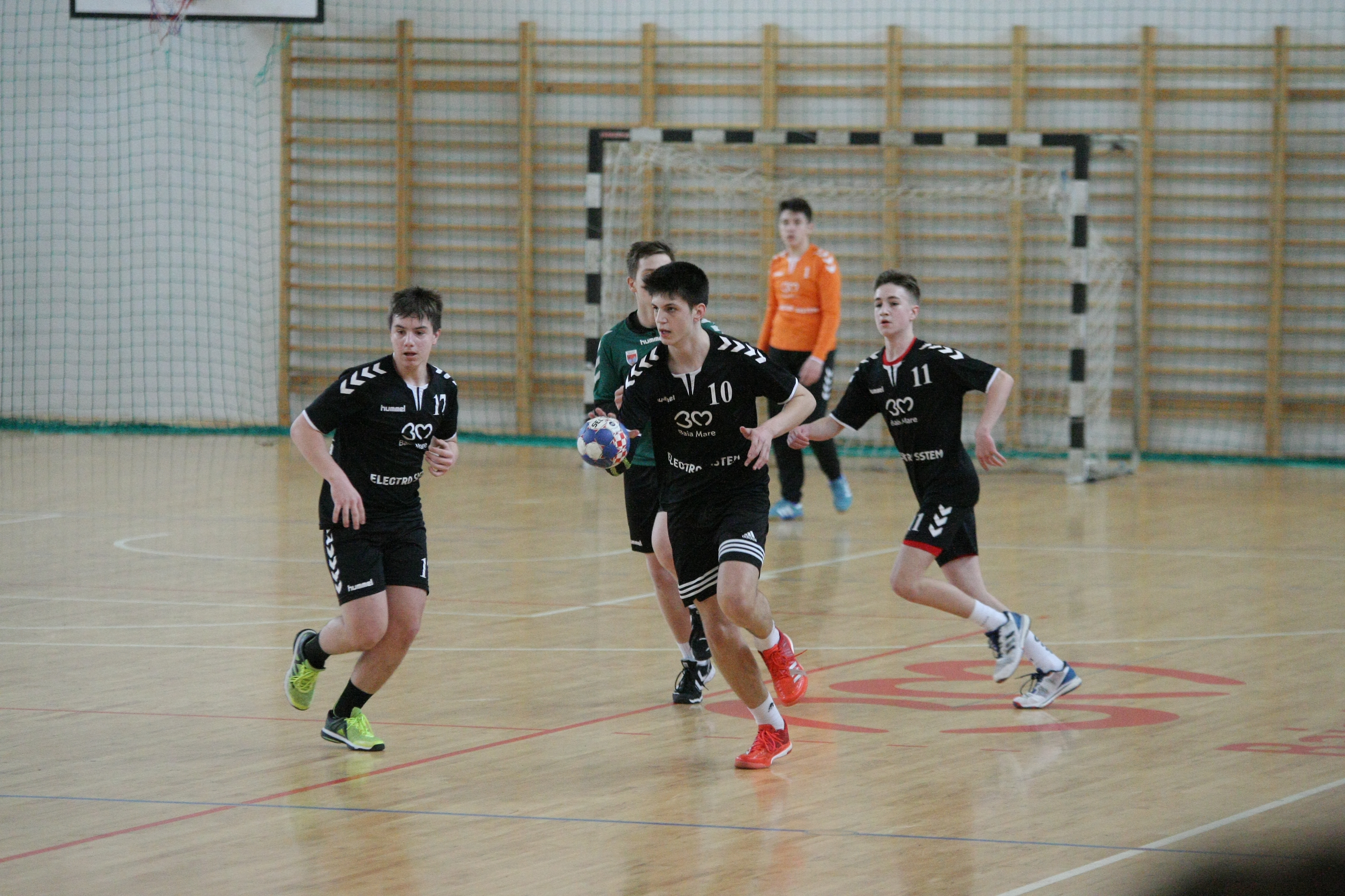 Începe, la Satu Mare, turneul final al juniorilor III