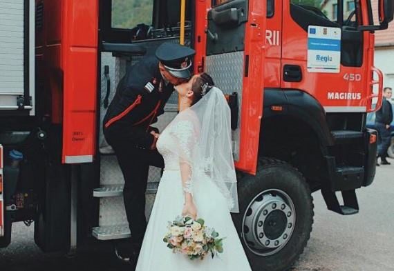 LA MULTI ANI, DOAMNELOR! Ziua soțiilor de militari