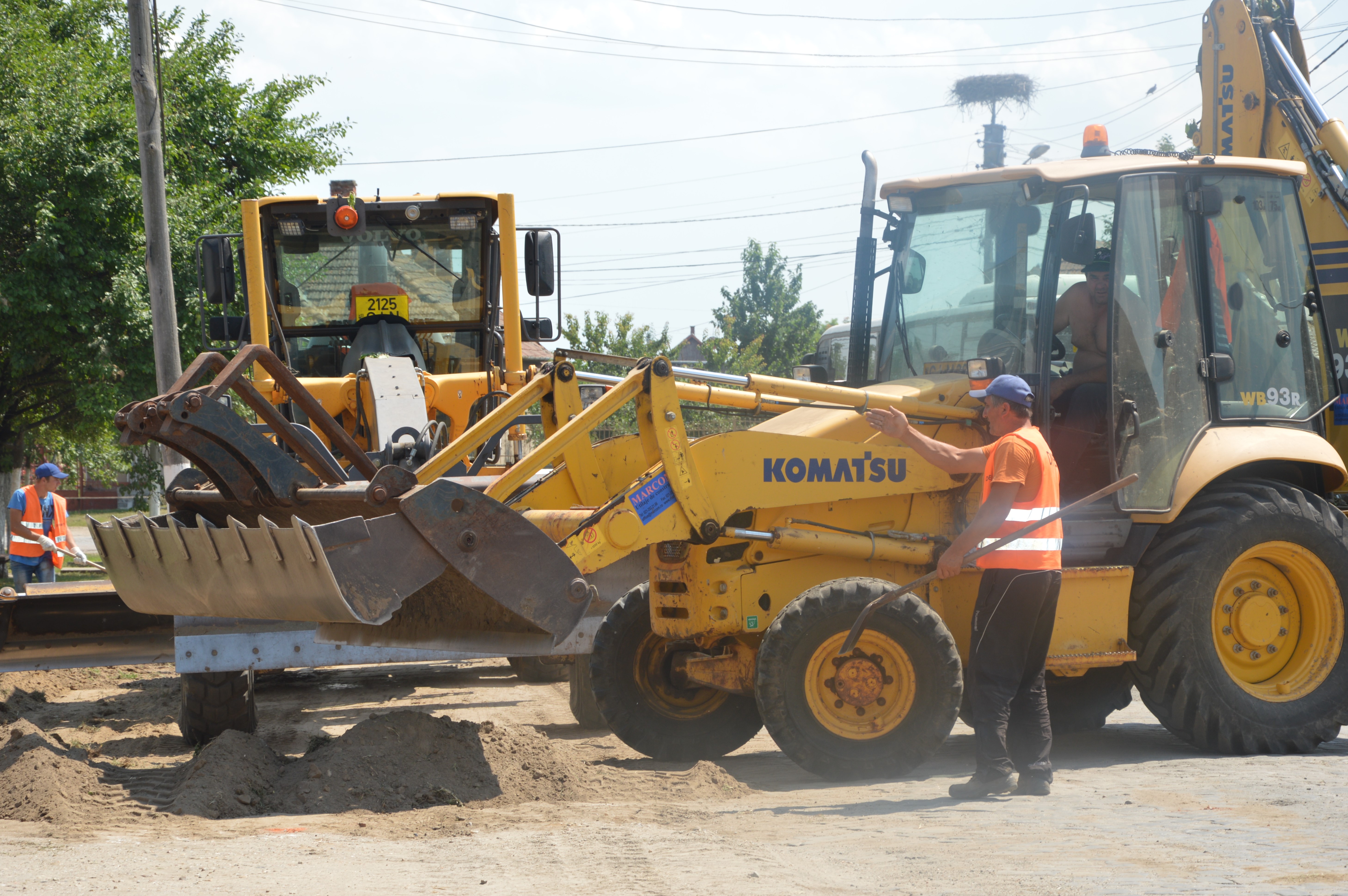 Se lucrează intens la drumurile județene