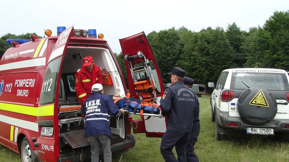 FOTOGALERIE. Incendiu de proporții și explozii în Oaș. Pompierii intervin și salvează victimele (EXERCIȚIU)