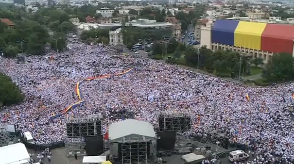 VIODE/FOTO. Mitingul ”cămășilor albe” PSD. Peste 200 de mii de persoane au protestat sâmbătă seara împotriva abuzurilor din justiție și a statului paralel