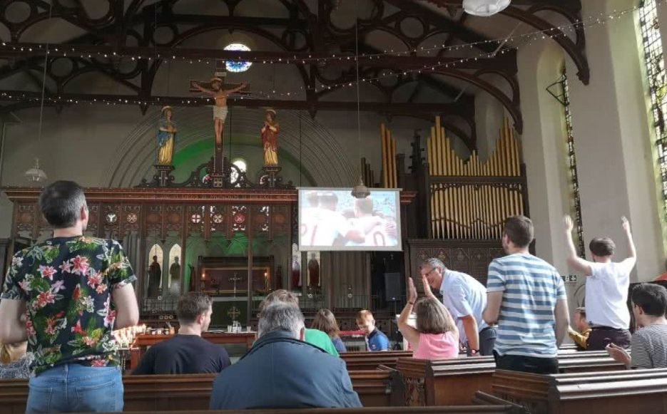 Florin Muresan> “Mondialu’ ” din fața televizorului...