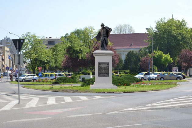 Eroul Necunoscut, revine pe soclu. Statuia, inaugurată de Ziua Națională