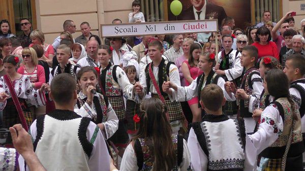 A fost promulgată  Legea prin care românii din străinătate vor putea studia în limba română