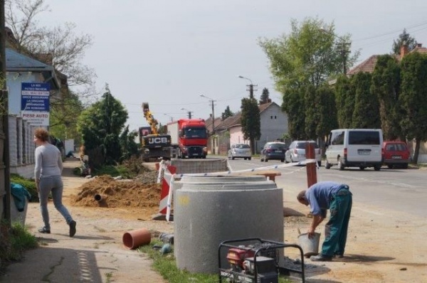 Se extind rețelele de apă și canalizare în județ