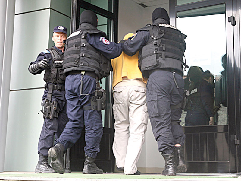 ALARMĂ. TRAFICANT  de DROGURI  sătmărean, ARESTAT. Cum îi erau LIVRATE DROGURILE