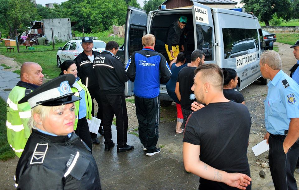 FOTOGALERIE. Evacuări în masă de pe Ostrovului. Razie a Poliției Locale