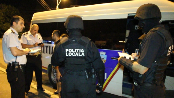 ȘOCANT! Scene INCREDIBILE La Satu Mare. Polițist, mușcat de un scandalagiu