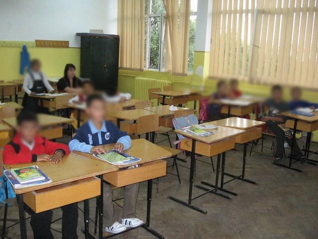 DRAMĂ. Se golesc școlile. În doar 4 ani, numărul elevilor sătmăreani, înjumătățit