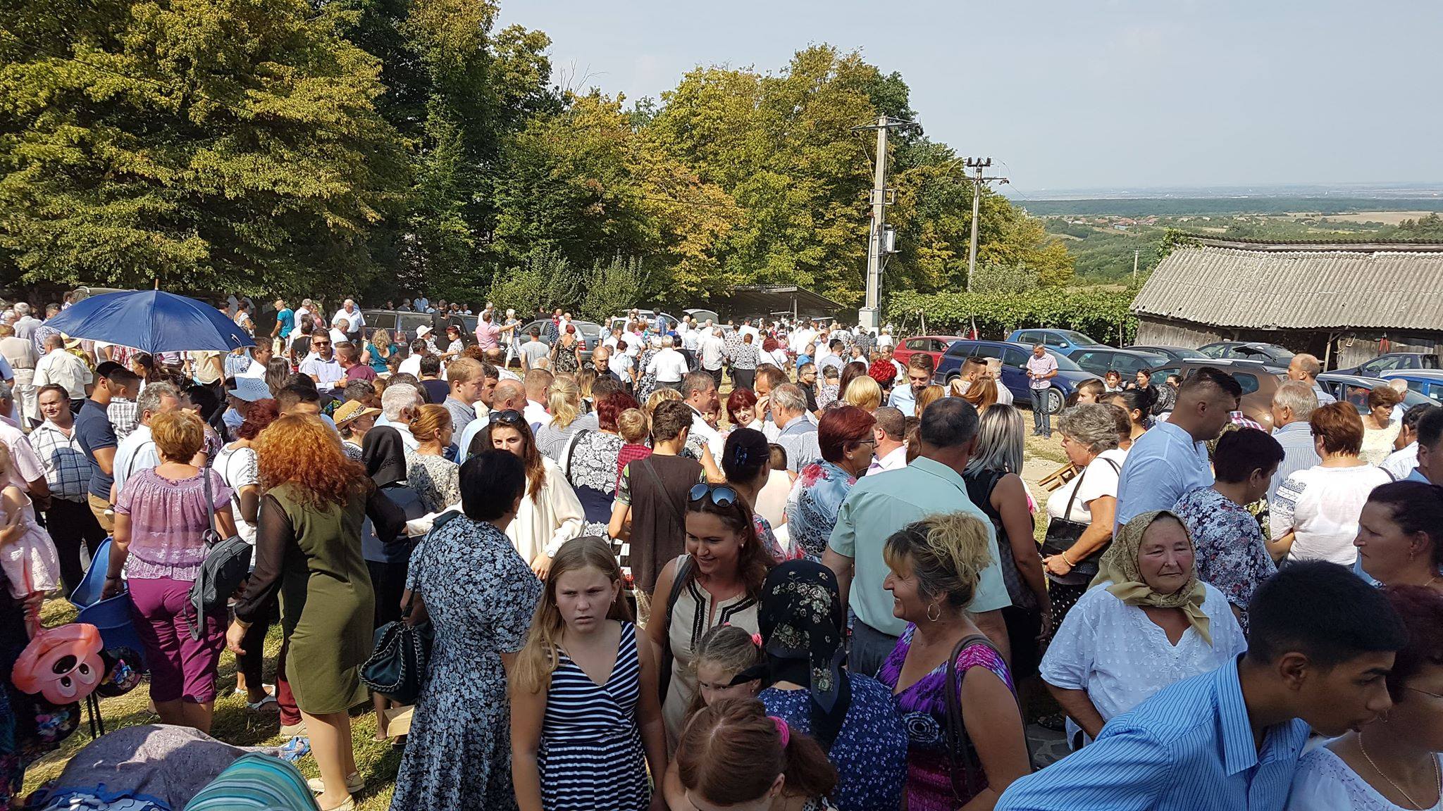 Potop de lume la biserici şi mănăstiri de Sfântă Mărie