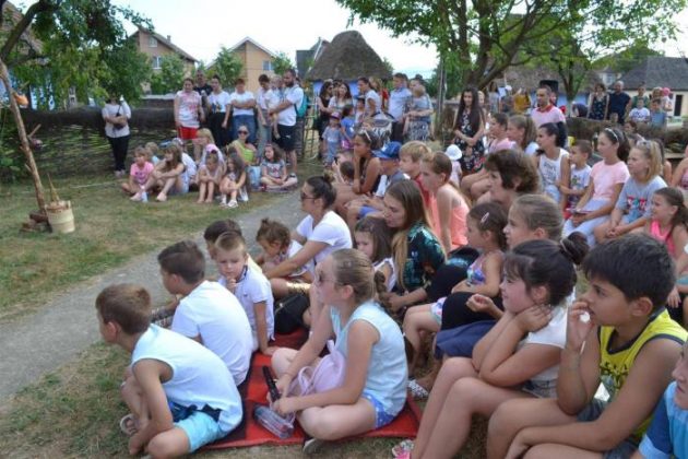 FOTOGALERIE. Copiii din Țara Oașului se întorc pe ulițele satului la Zestrea Oașului