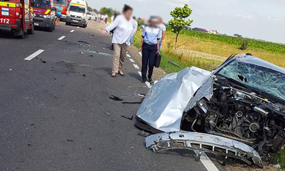 Accident de circulație, soldat cu rănirea gravă a unui pasager