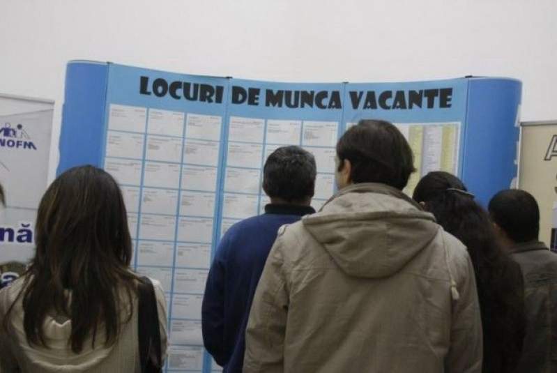 Mii de locuri de muncă vacante