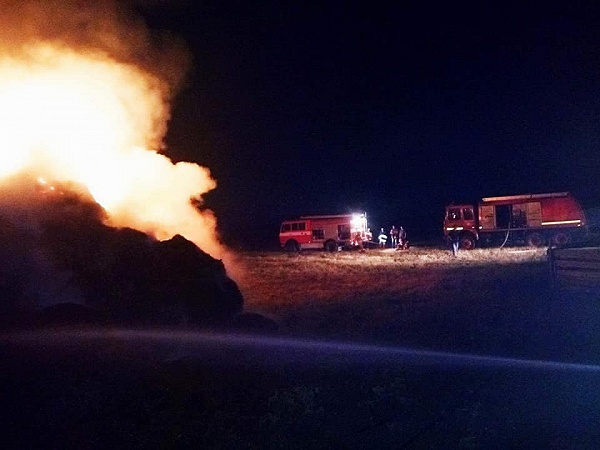 Incendiu provocat de traznet la Andrid