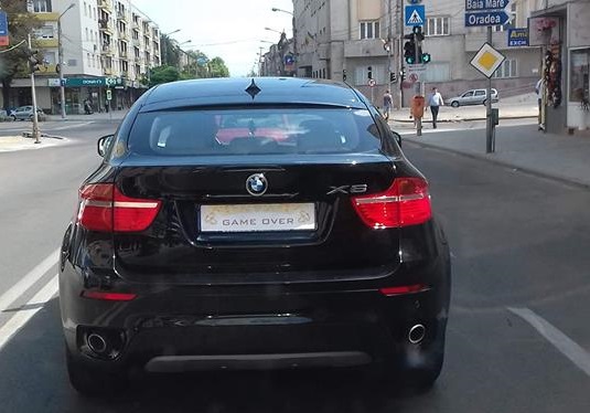 FOTO. Bolid cu numere ciudate pe străzile Sătmarului. Unde a fost văzut