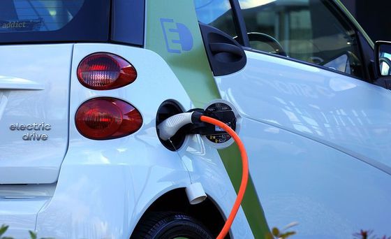 Primăriile reşedinţă de judeţ pot cere bani pentru staţii de reîncărcare a maşinilor electrice