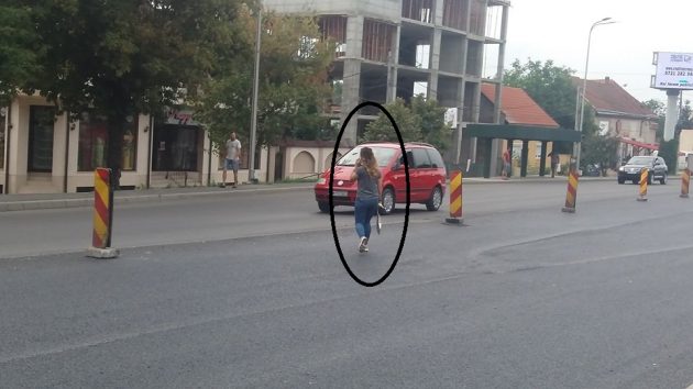 VIDEO/FOTO. Își riscă viața gratuit! Nepăsare ce poate avea urmări tragice