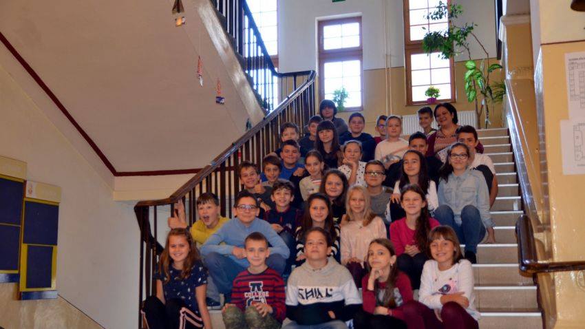 SĂRBĂTOARE. Elevii CN ”Mihai Eminescu” au sărbătorit Ziua Europeană a Limbilor Străine