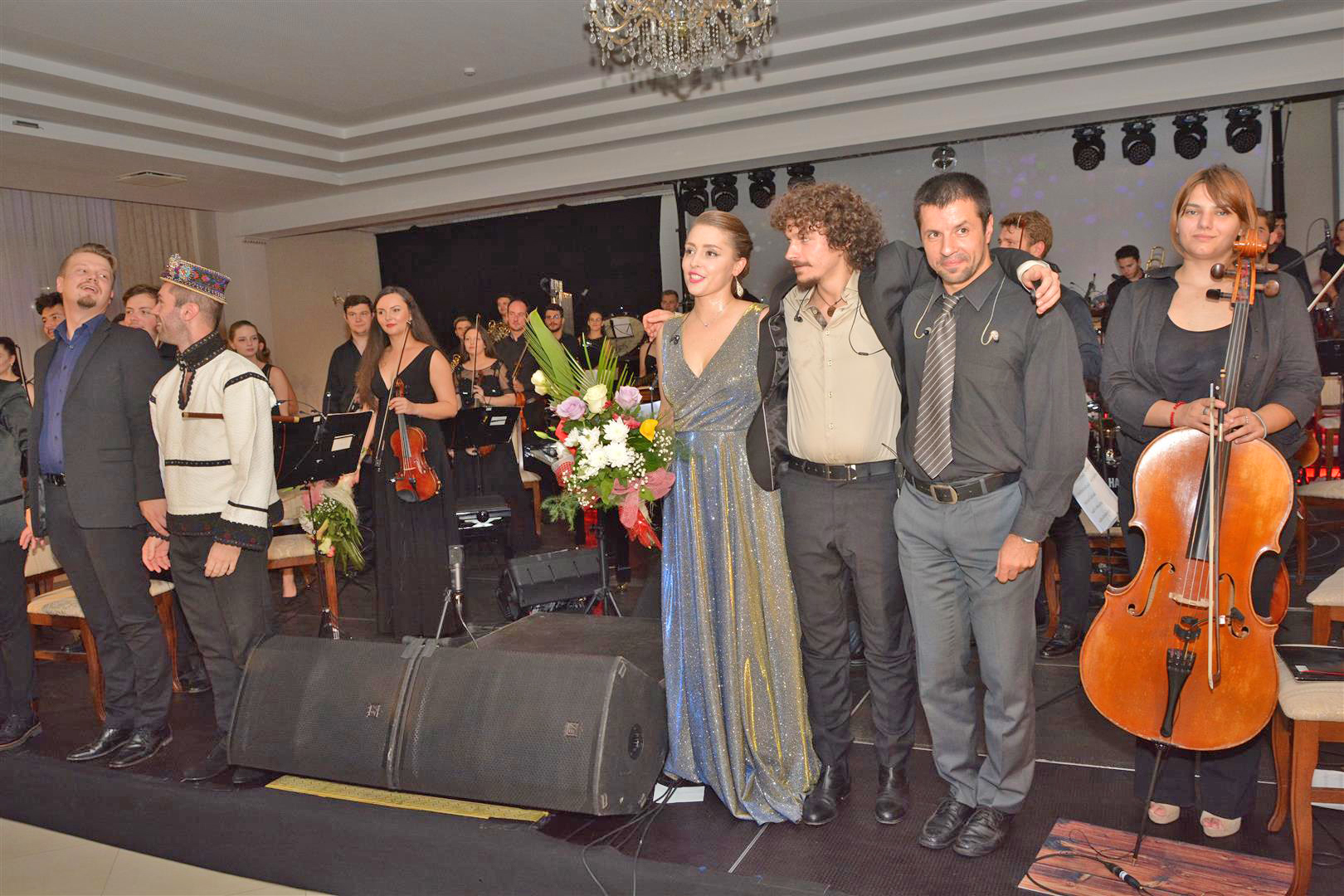 Elena Mîndru și Orchestra Română de Tineret, aplaudați la scenă deschisă la Negrești-Oaș. Vicecampionul olimpic Ioan Șnep a primit titlul de cetățean de onoare al orașului