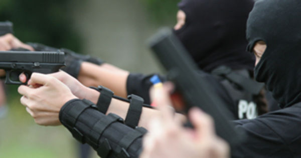 FOCURI de armă la graniță. De ce au fost folosite armele