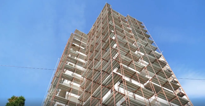 VIDEO. Blocurile turn din Carei, reabilitate termic. Cine suportă investiția