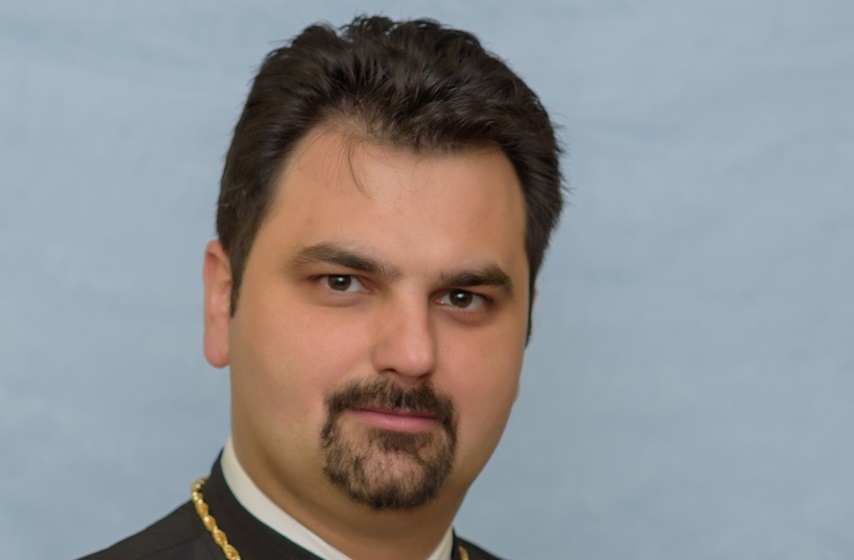 Preotul Dr. Cristian Boloş merită din plin: LA MULŢI ANI!