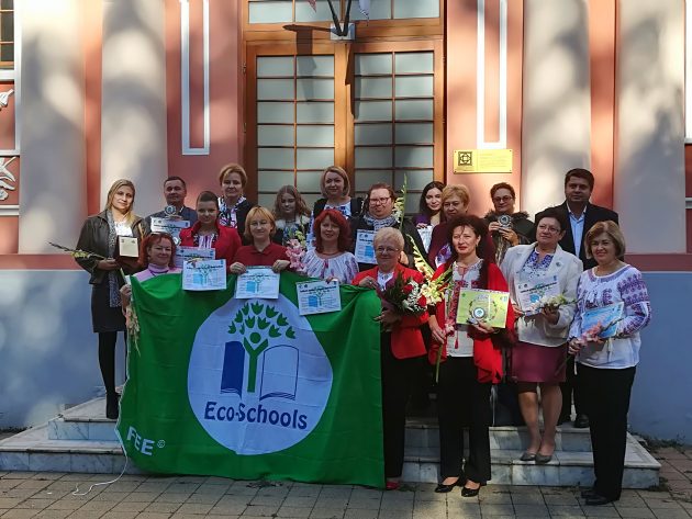 FOTOGALERIE. Unitățile școlare cu statut de ECO-ȘCOALĂ, premiate de APM de Ziua Educației