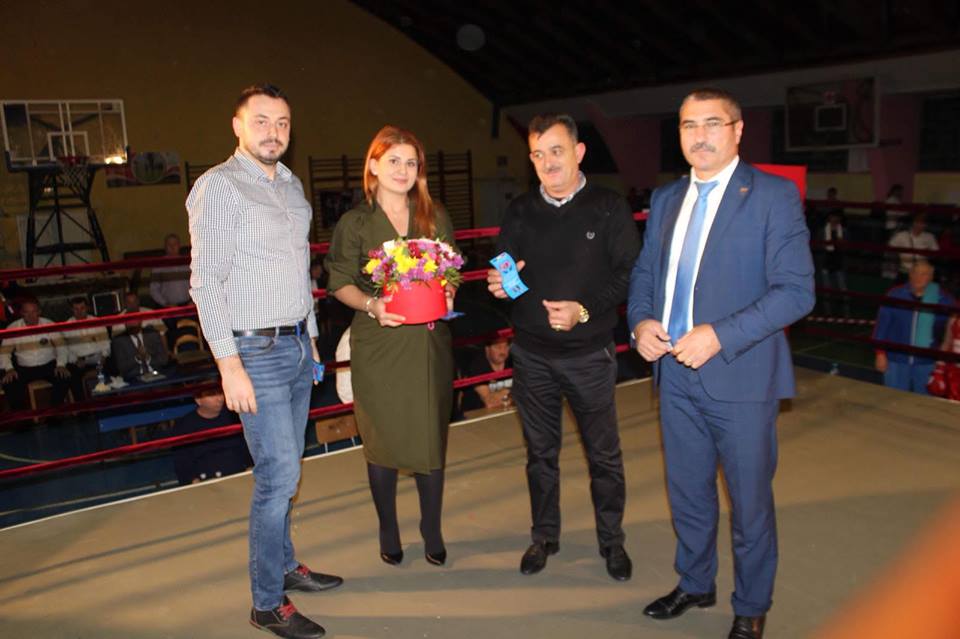 Ministrul Ioana Bran , “în ring” la  Naționalele de box de la Satu Mare