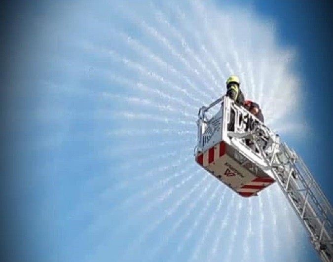 FOTOGALERIE. Imagini COLOSALE cu noua achiziție a ISU Satu Mare. Urcă până la 42 de metri