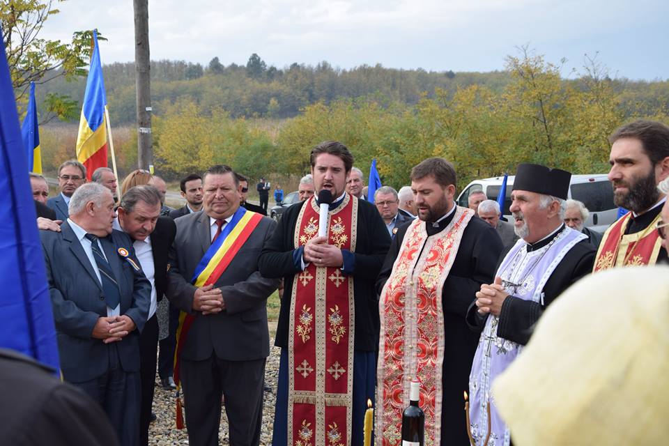 FOTOGALERIE. Odă EROILOR! Moment emoționant la Socond. Oaspeți din Oltenia