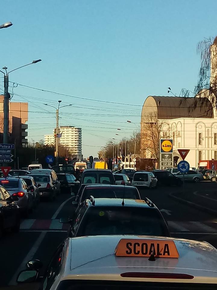 Cozi lungi, cât o zi mare de post