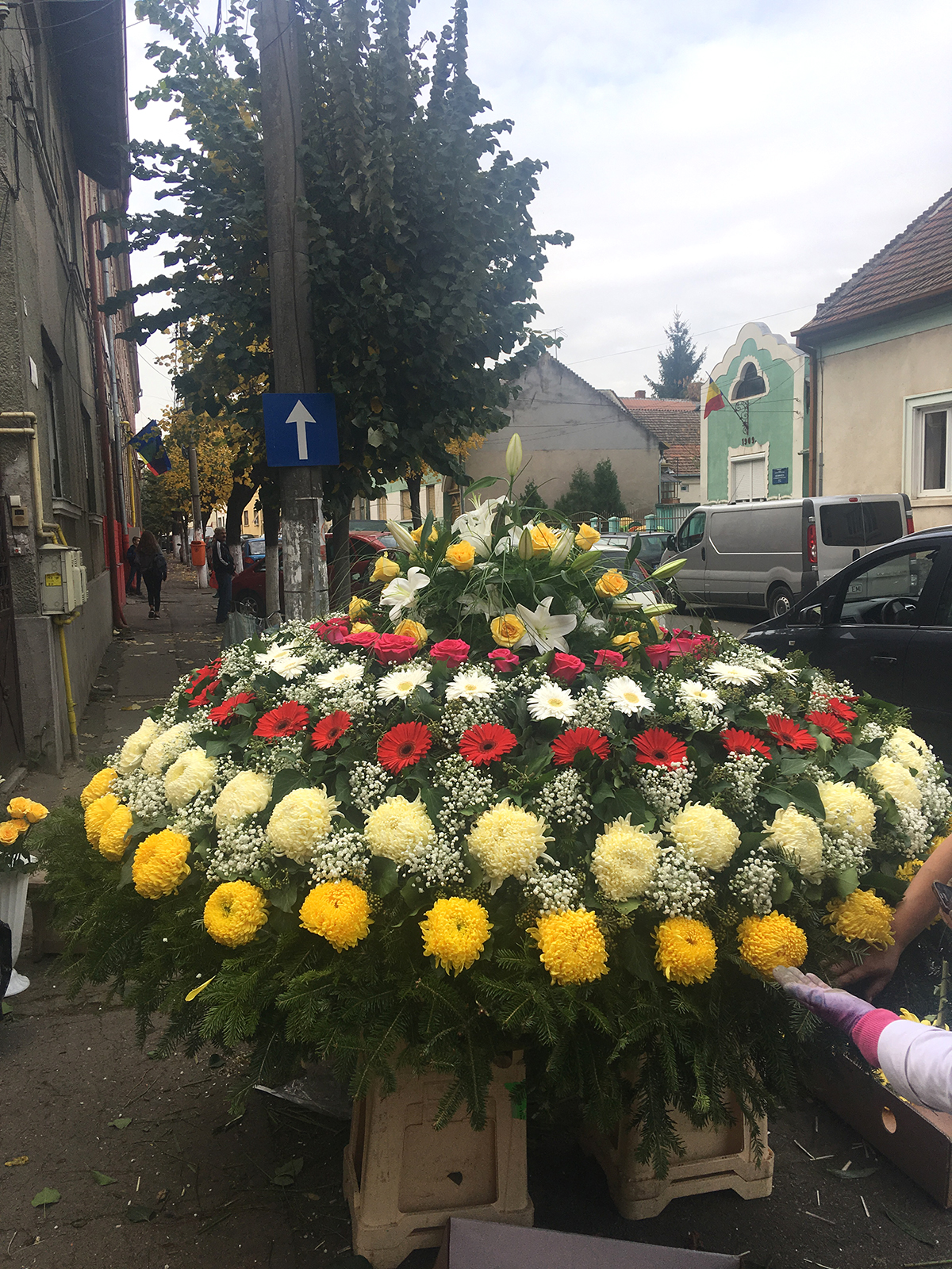 Morții cu morții, viii cu...