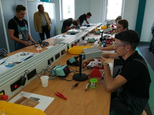 Operatorii economici pot solicita școlarizarea în învățământul dual și profesional