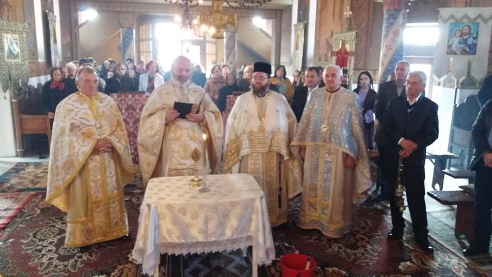 VIDEO/FOTO. Sărbătoare cu triplă semnificație pentru credincioșii din Gelu