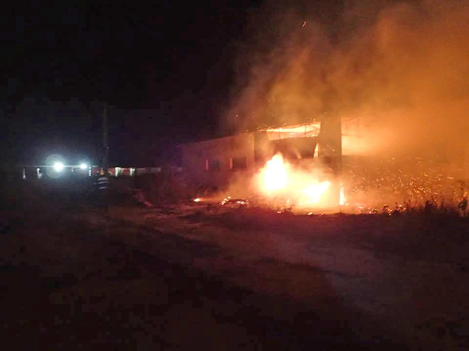 Două incendii de proporții într-o singură seară